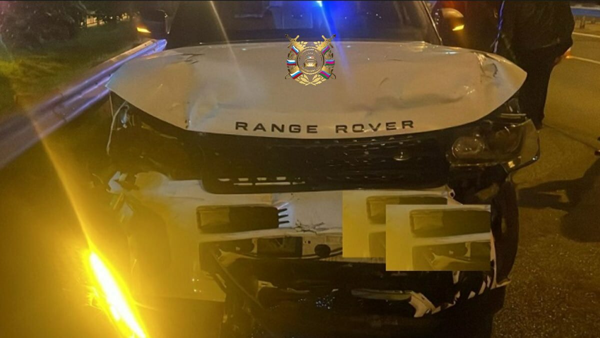 В Краснодаре пьяный водитель Range Rover влетел в легковушку, есть пострадавший