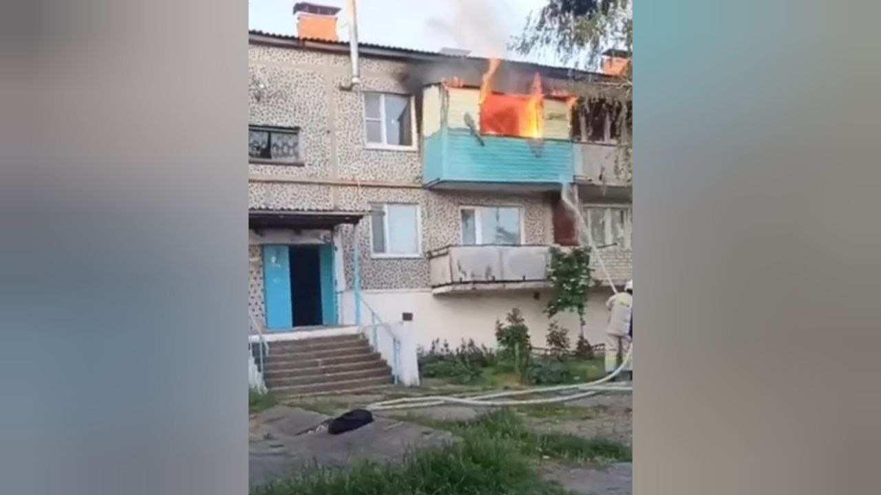 Мужчина погиб во время пожара в двухэтажном доме на Кубани