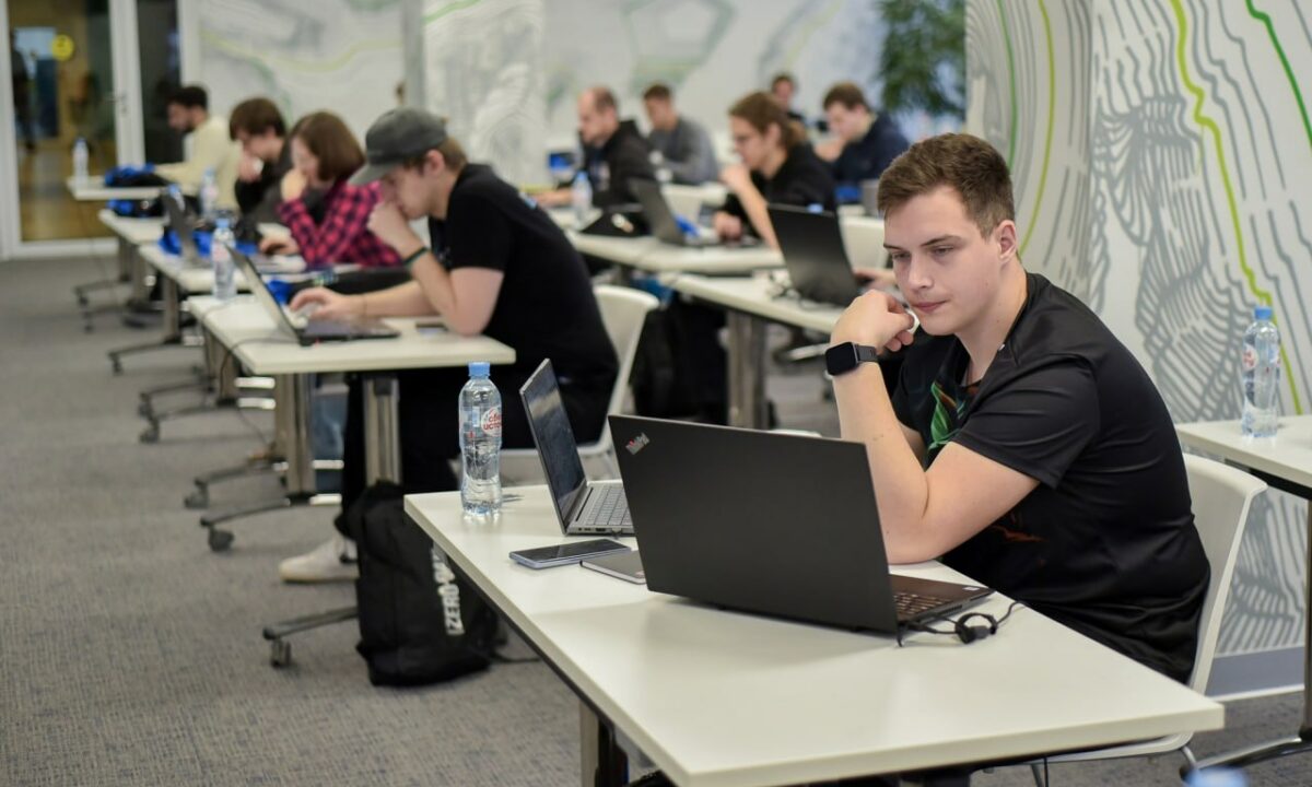 Кубанские студенты вышли в финал международной олимпиады «IT-Планета 2025»