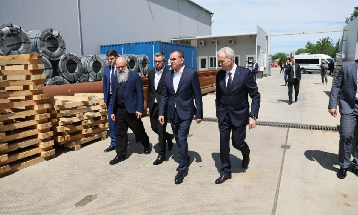 Вениамин Кондратьев посетил завод по выпуску металлоконструкций в Курганинске