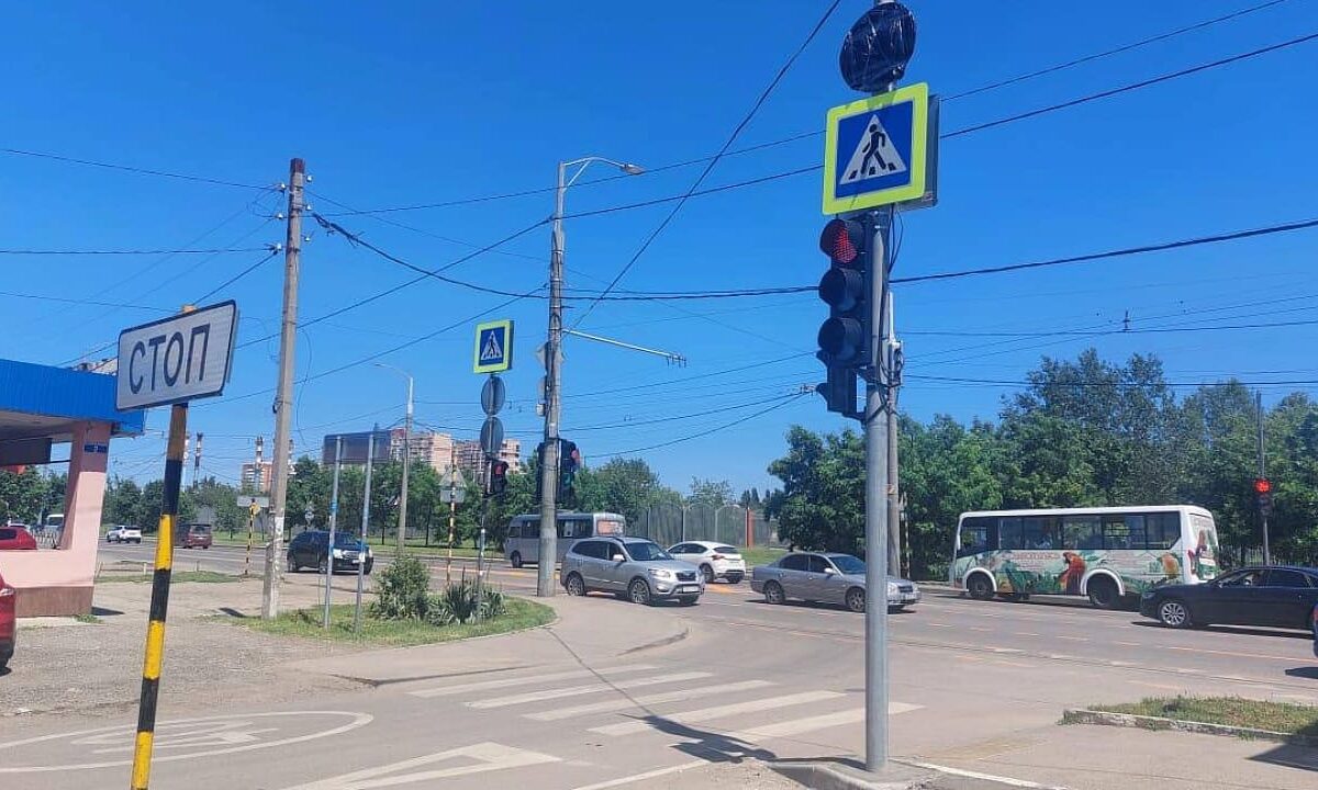 В Краснодаре изменили схему движения возле строящегося перехода на Дзержинского