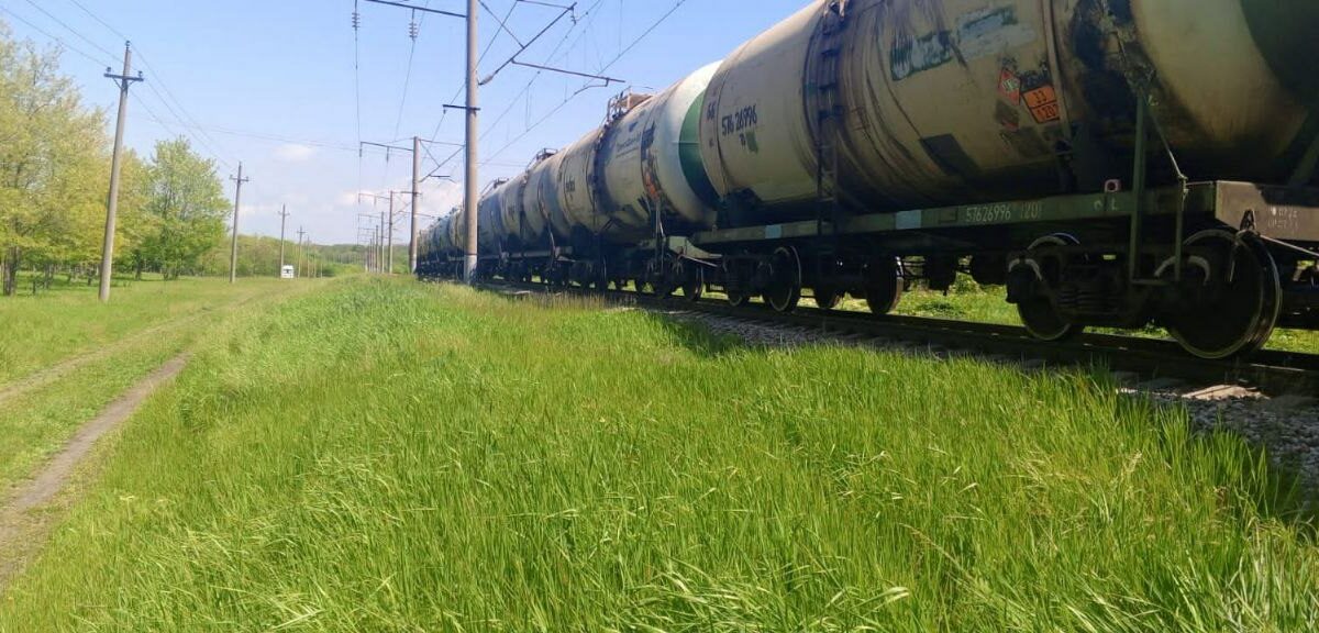 Грузовой поезд насмерть сбил мужчину в Кореновске