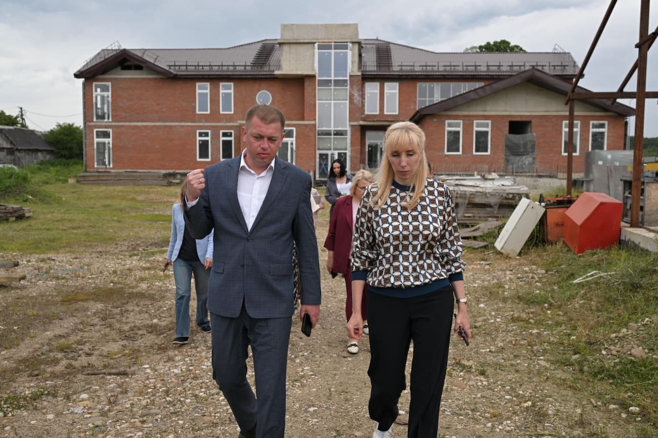 Анна Минькова 27 мая посетила социальные объекты Апшеронского района