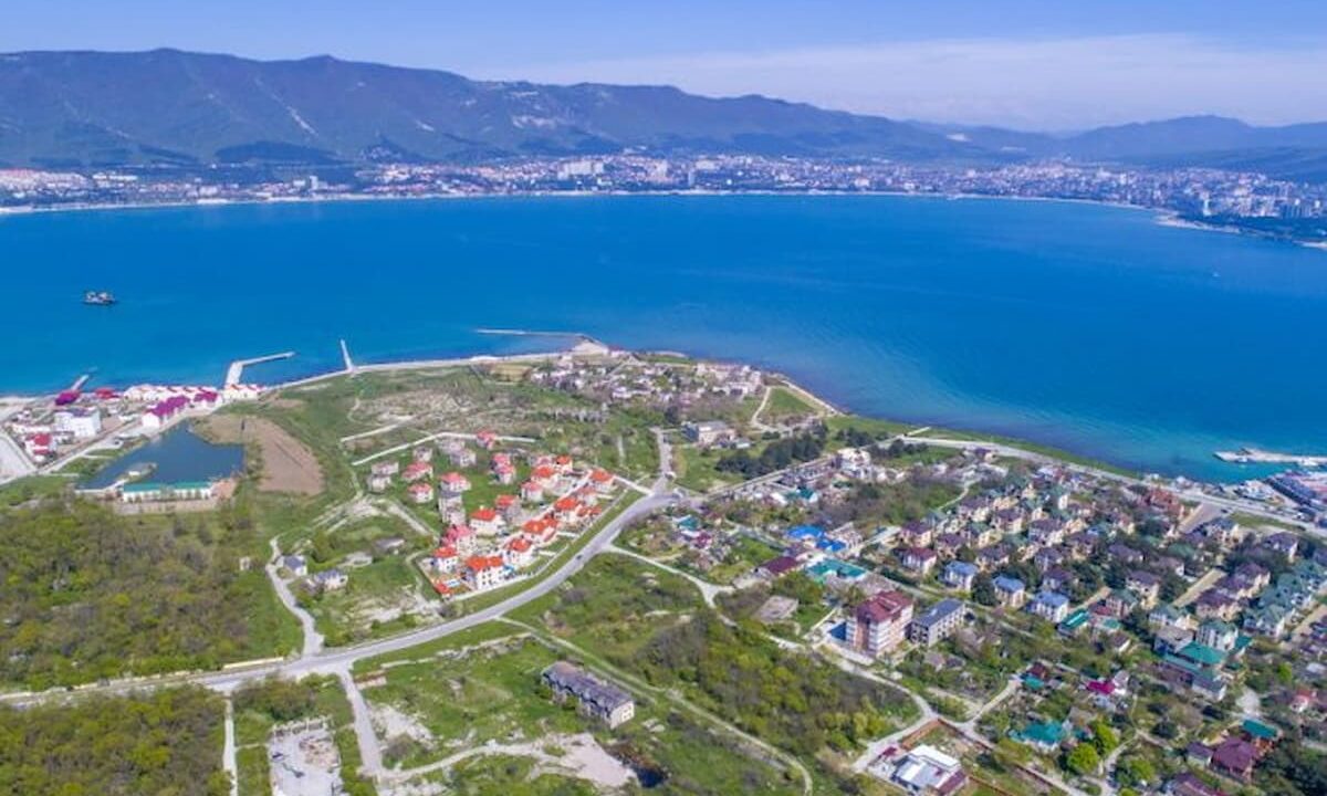 Обвал грунта произошел в Геленджике, есть пострадавшие