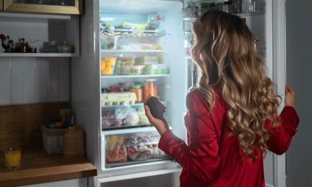 Пять продуктов, которые не стоит хранить в холодильнике даже летом