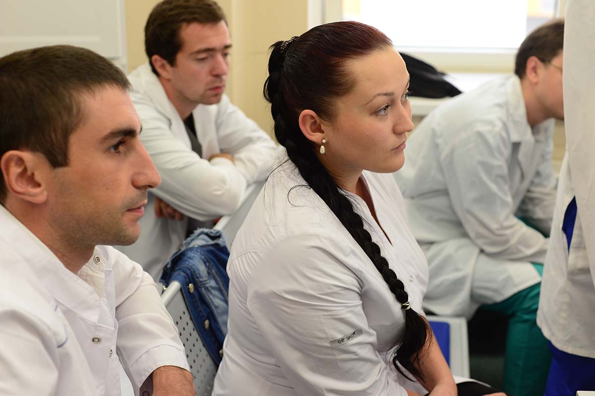 На Кубани ищут почти 1 тыс. специалистов в Центр реабилитации в Динском районе