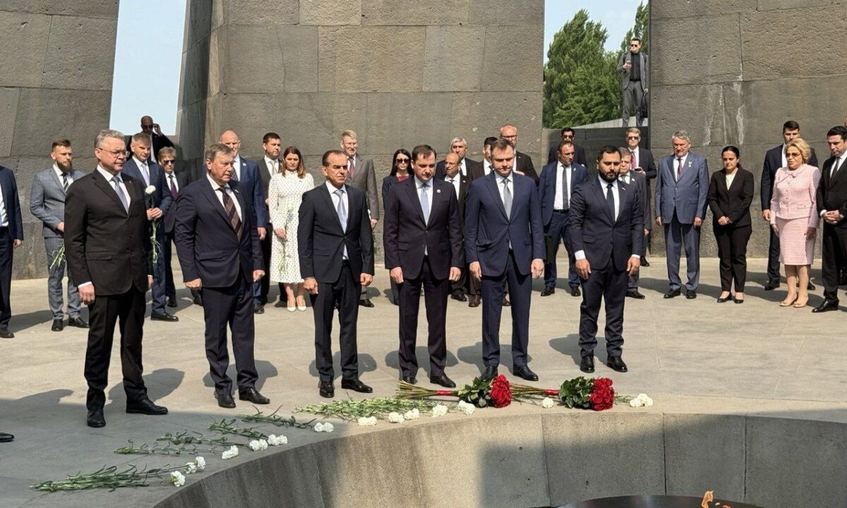 Вениамин Кондратьев в Ереване почтил память жертв геноцида армян