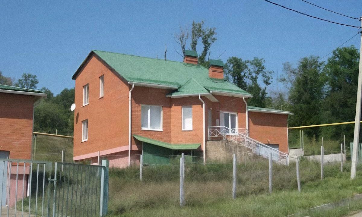 «Газпром» спустя почти десять лет продал ЖК в Северском районе за 56 млн рублей