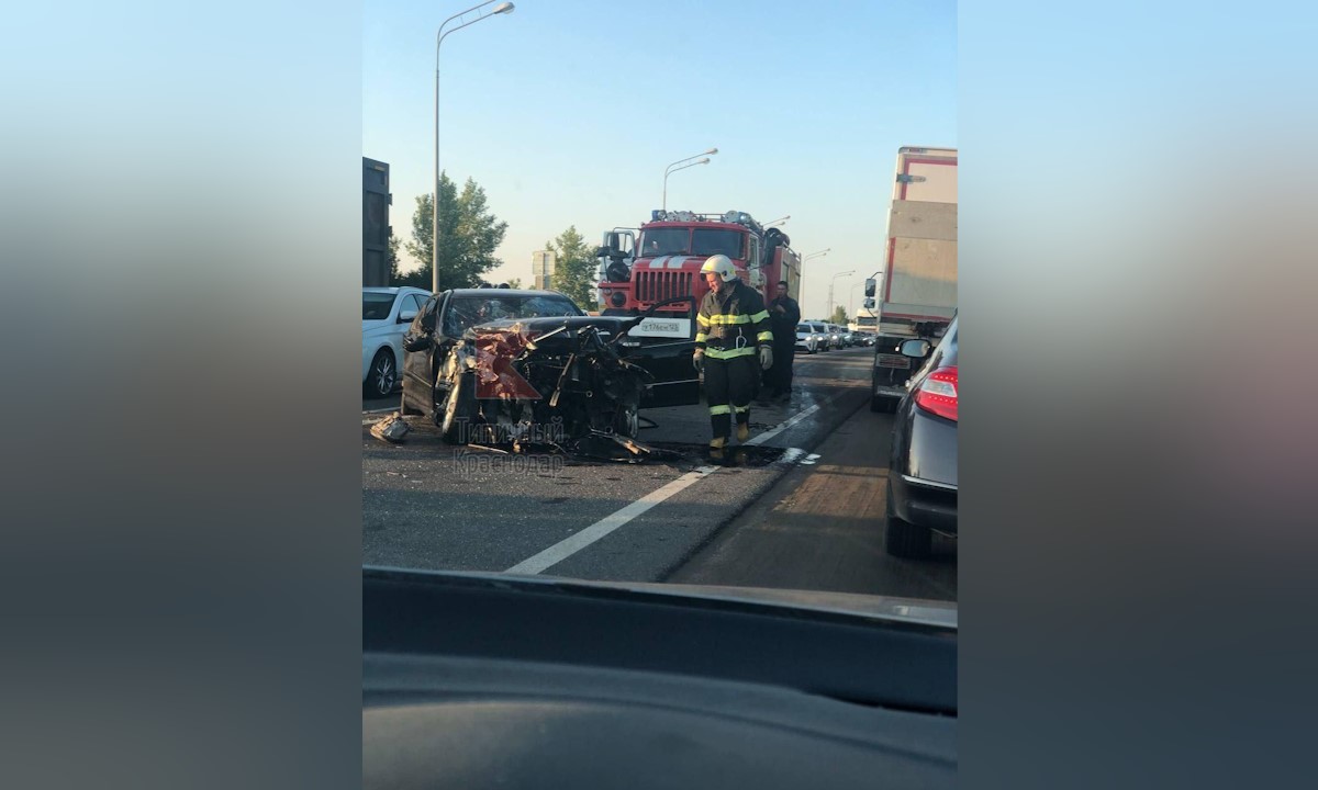 Массовое ДТП произошло на Ростовском шоссе в Краснодаре, есть пострадавшие