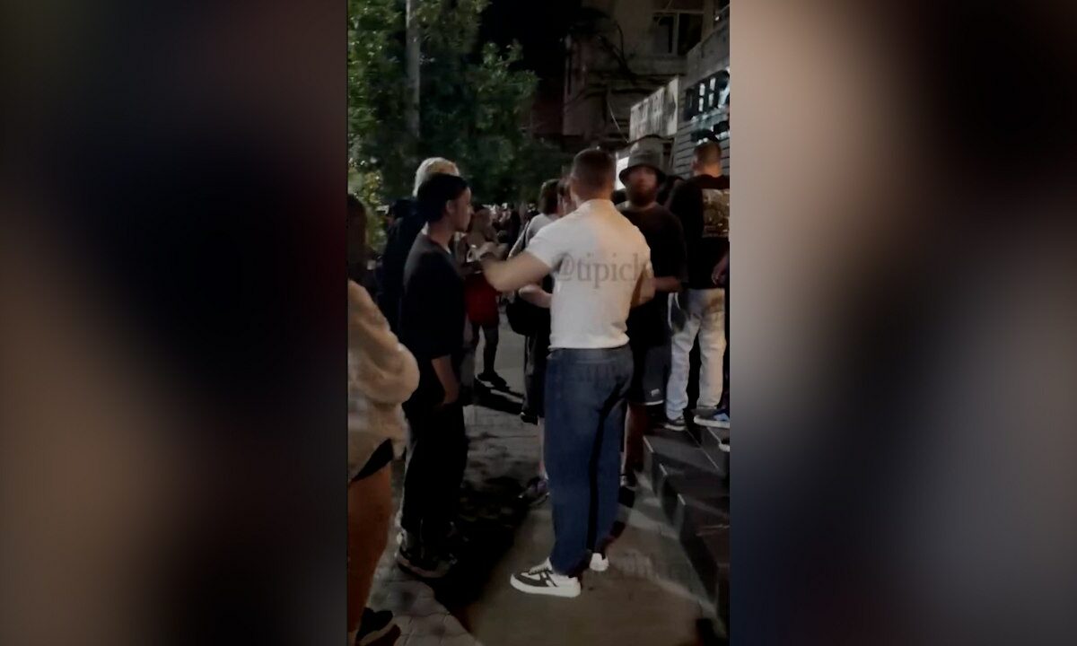 МВД проверит сообщения об охране, залившей перцовкой гостей бара в Краснодаре