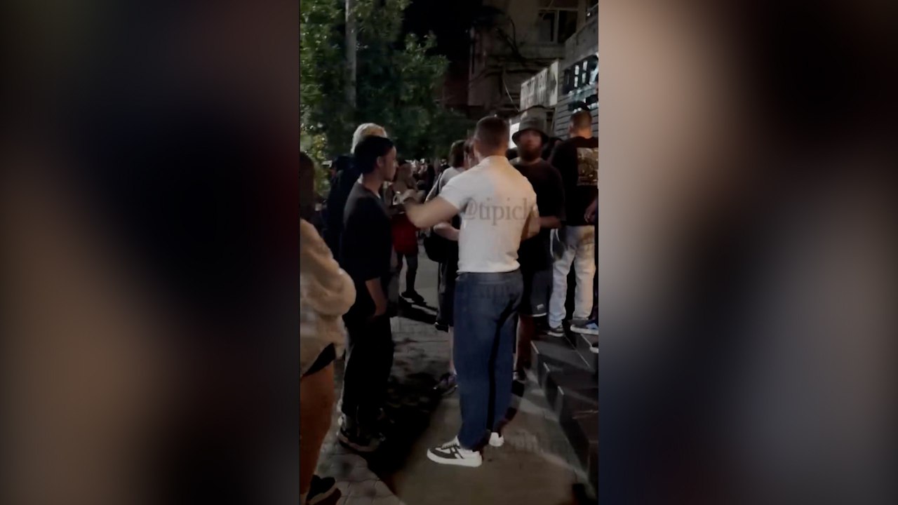 МВД проверит сообщения об охране, залившей перцовкой гостей бара в Краснодаре