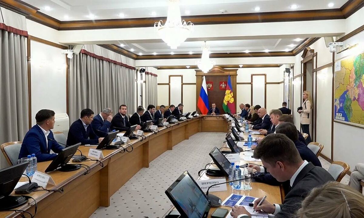 Кондратьев: за 10 лет на Кубани отремонтировали 5,5 тыс. километров дорог