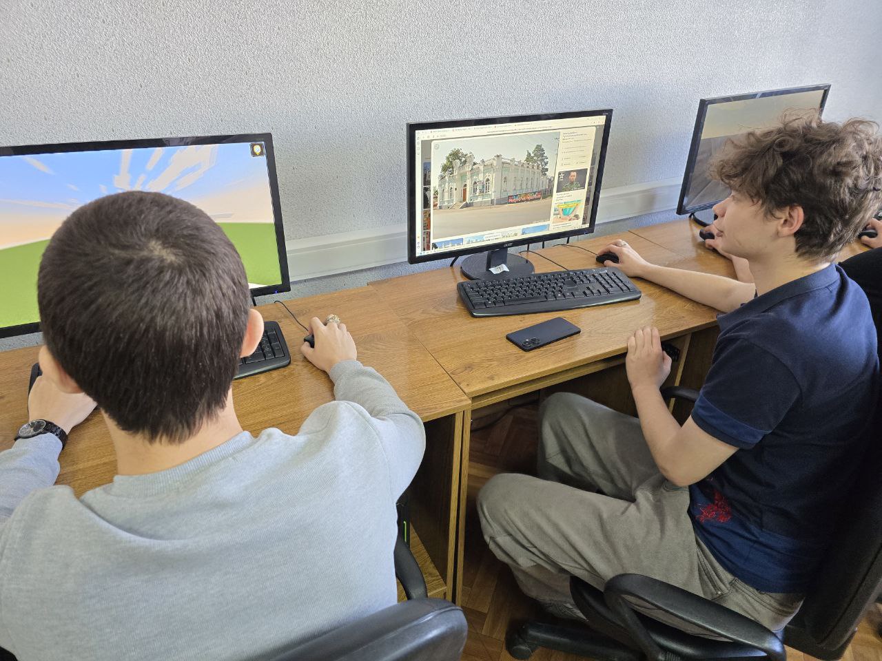 Школьники и студенты создали копии архитектурных памятников Кубани в Minecraft