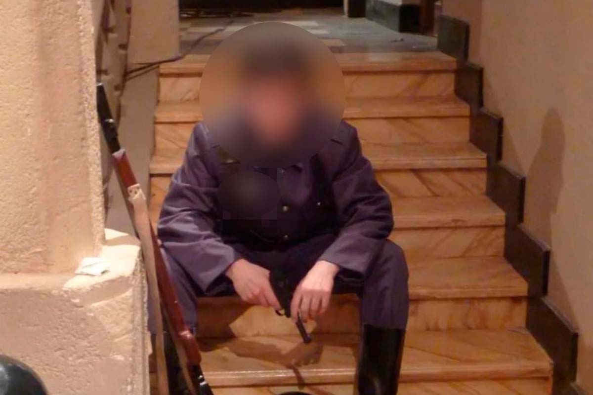 Жителя Анапы арестовали на трое суток за фото в соцсетях с нацистской символикой