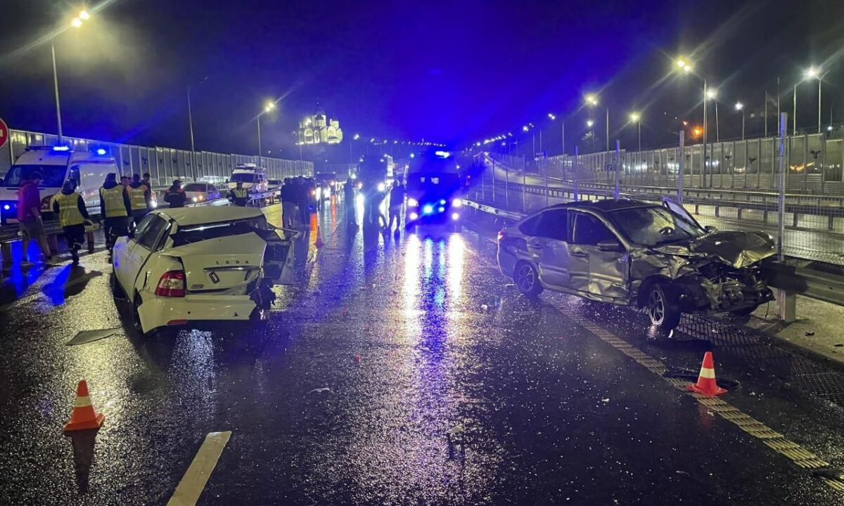 Пять человек пострадали в ДТП на мокрой дороге под Геленджиком