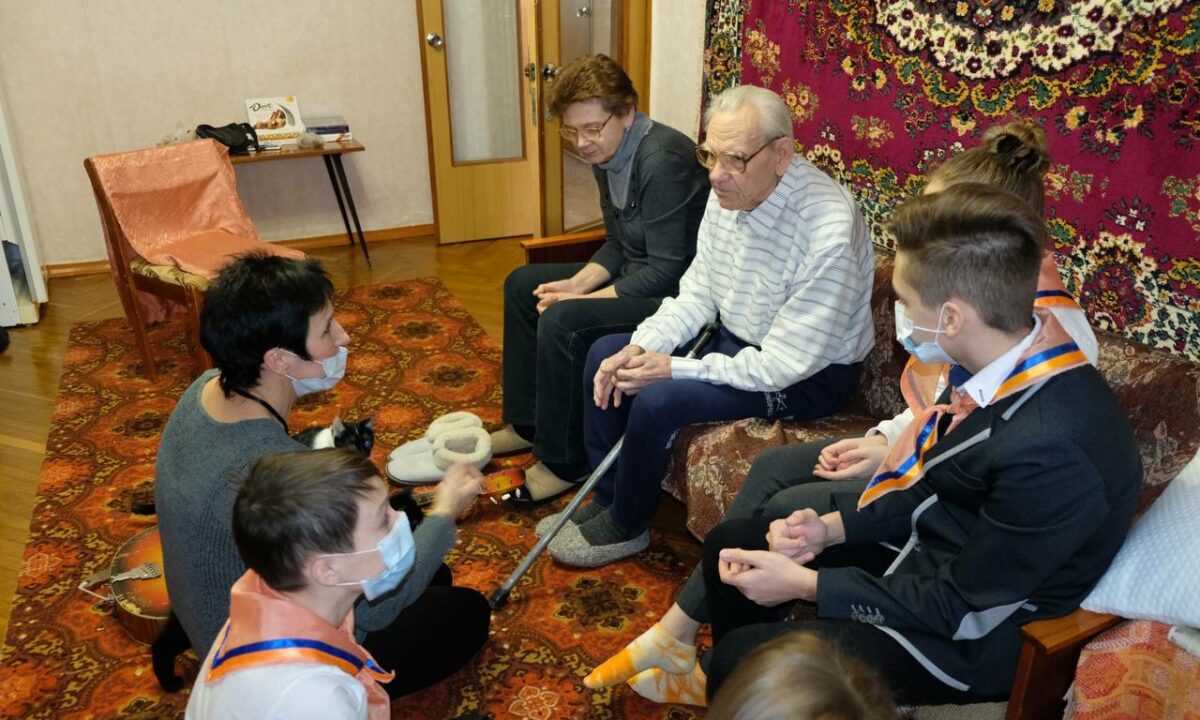 Вениамин Кондратьев поздравил ветерана из Туапсинского округа со 102-летием
