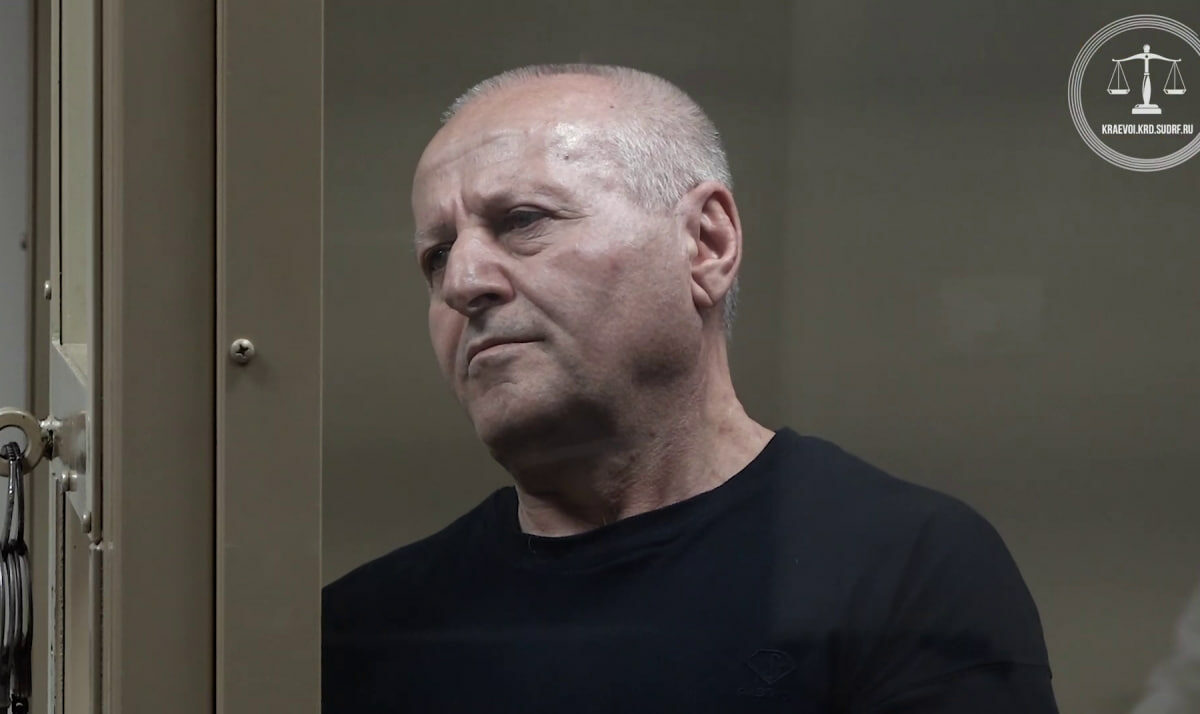 К 16 годам приговорили мужчину, застрелившего бизнесмена в центре Краснодара