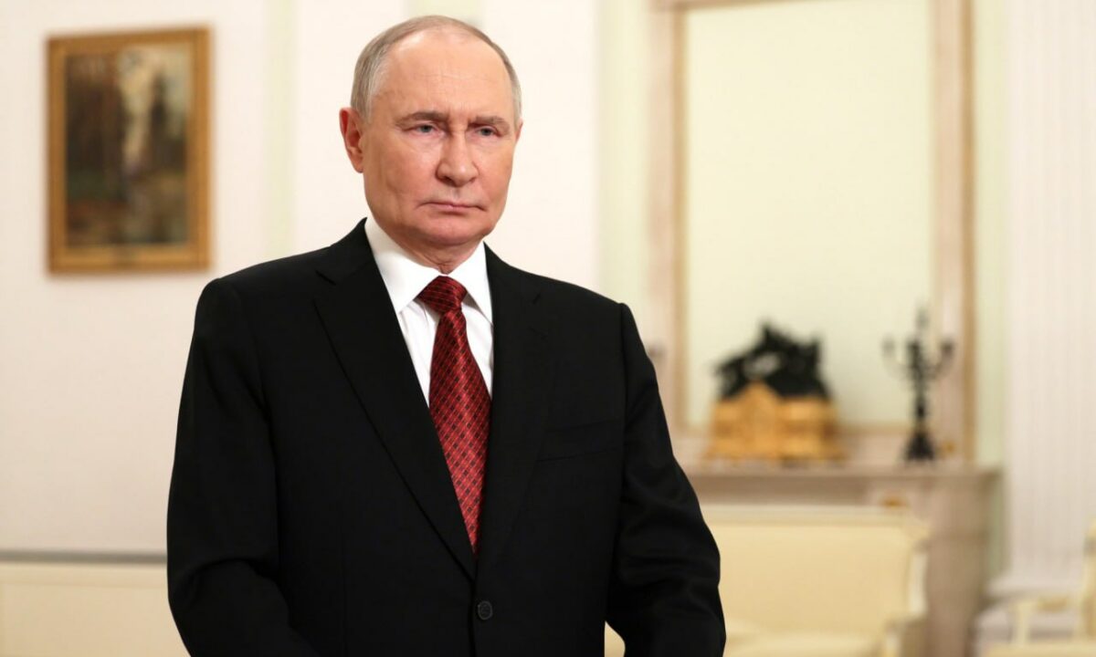 Владимир Путин поздравил лагерь «Артек» со 100-летним юбилеем