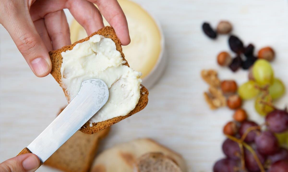 Как «Янтарь», но лучше: простой и вкусный плавленый сыр по-домашнему