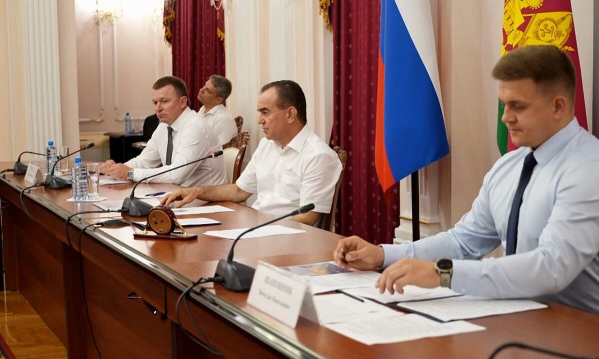 Кондратьев обсудил развитие системы водоснабжения с руководством «Росводоканала»
