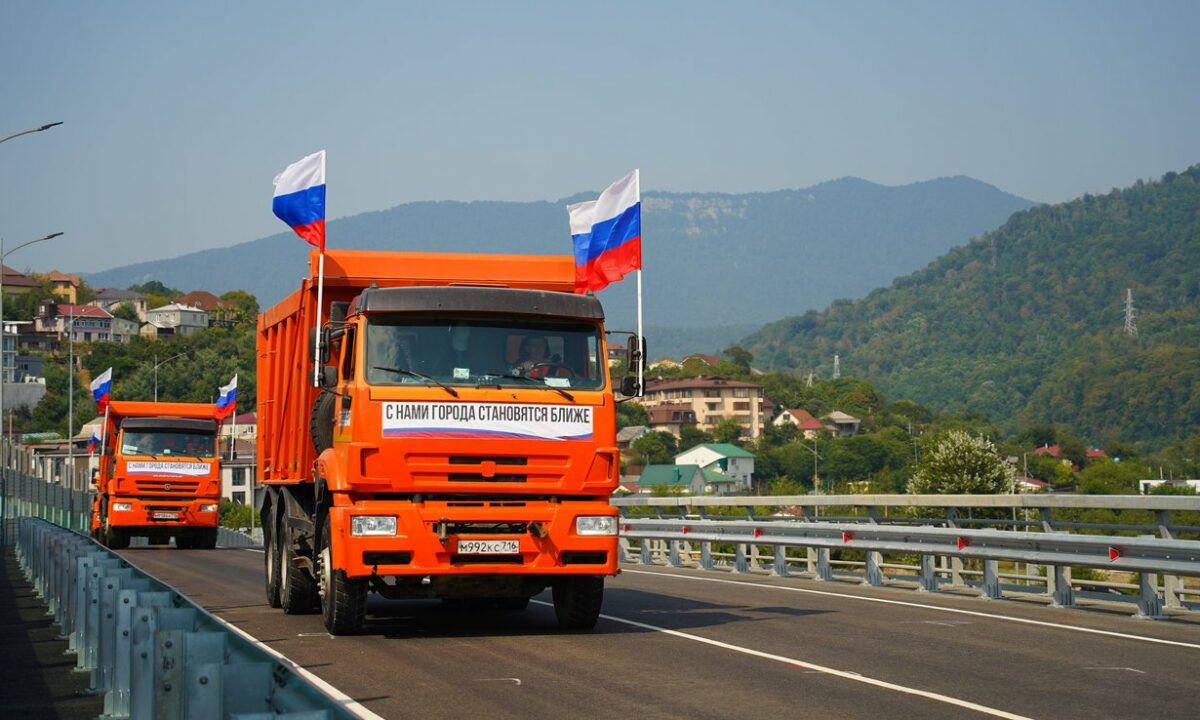 Движение запустили по реконструированному путепроводу будущего обхода Адлера