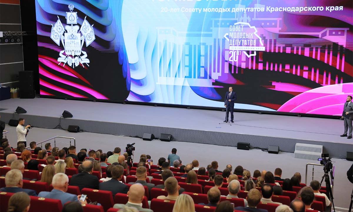 Кондратьев: нужно вовлекать молодежь в решение проблем