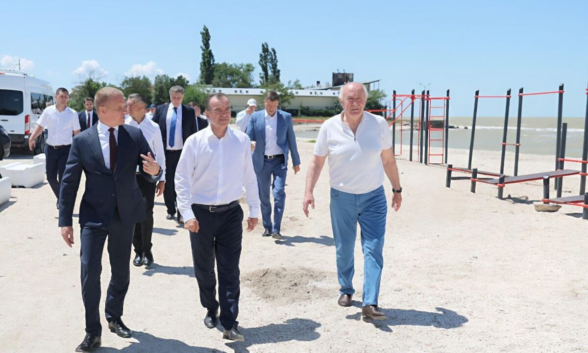 Вениамин Кондратьев оценил благоустройство пляжей на Ейской косе