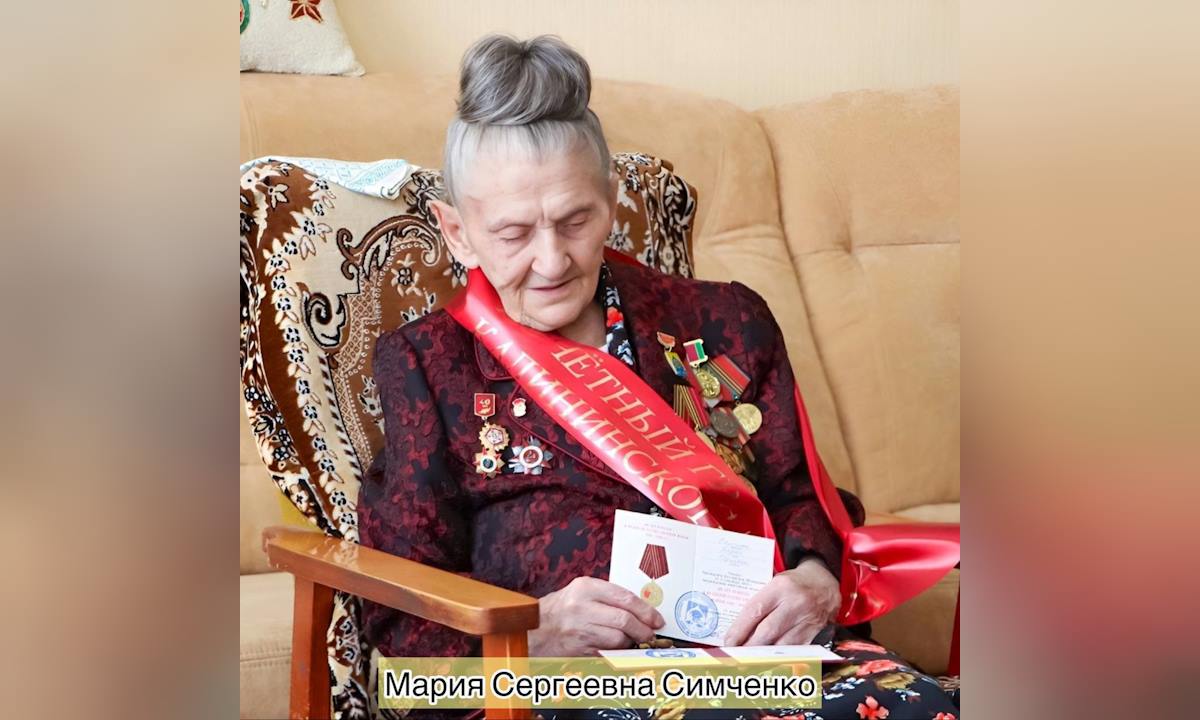 Вениамин Кондратьев поздравил трех ветеранов войны с днем рождения