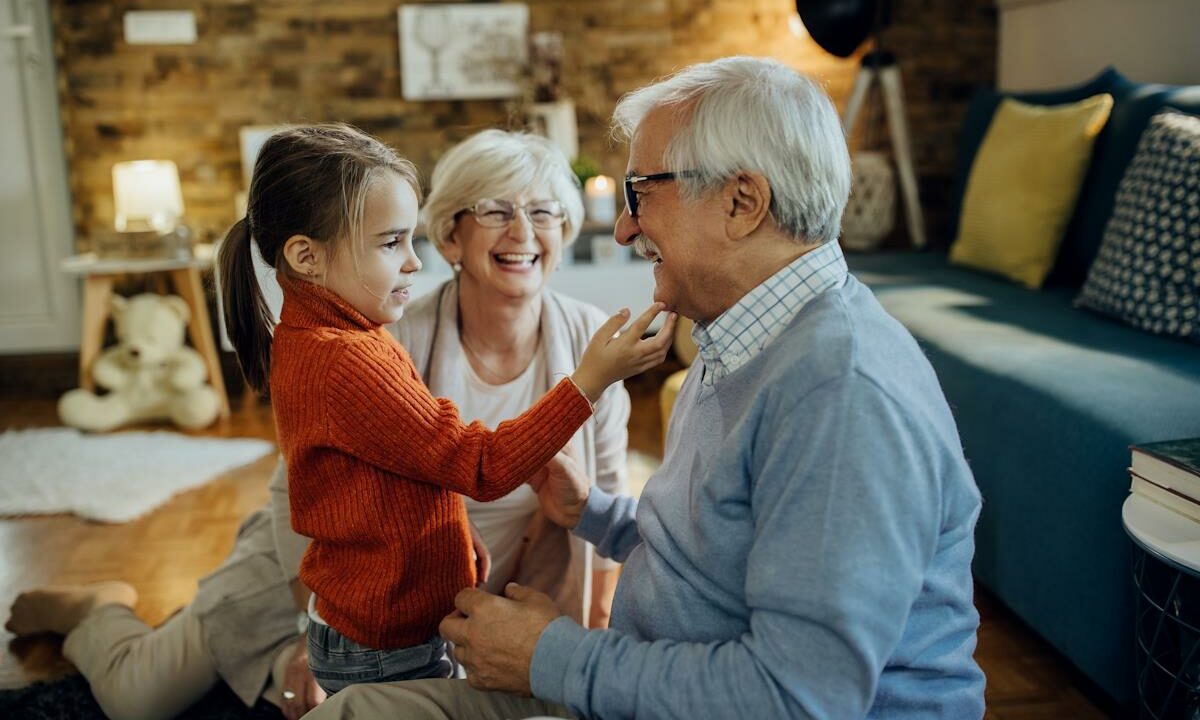 В Госдуме предложили начислять баллы к пенсии за воспитание внуков