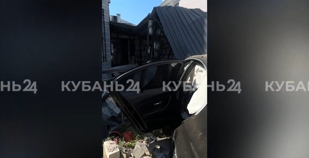 В полиции Краснодара рассказали подробности ДТП на улице Командорской
