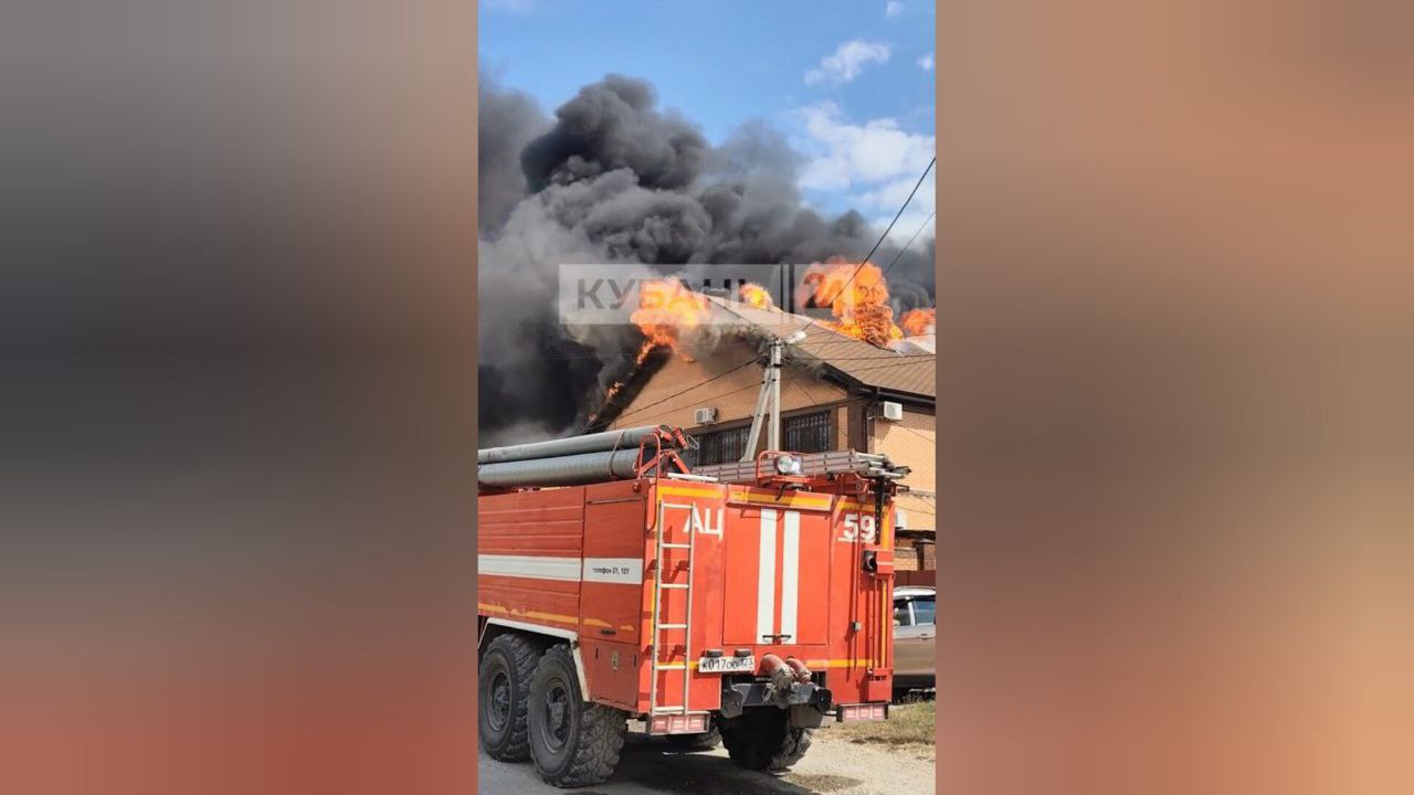 Из горящего реабилитационного центра в Анапе эвакуировали 25 человек