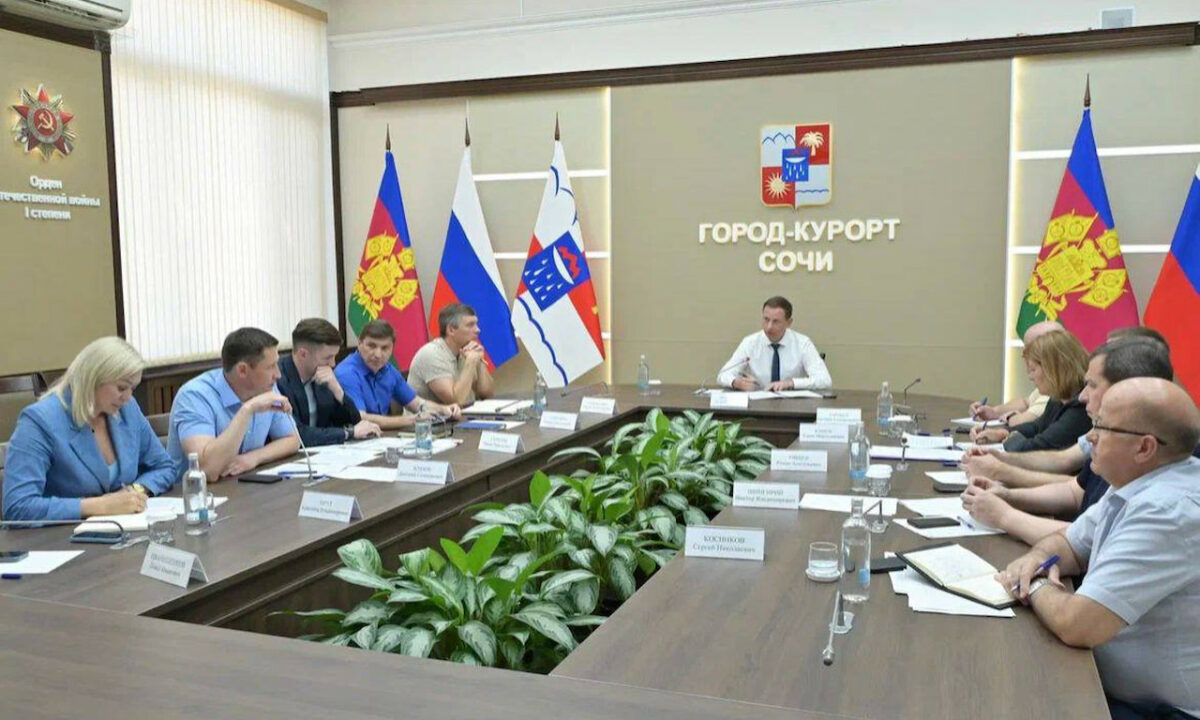 Мэр Сочи поручил расчистить городские укрытия от захламления