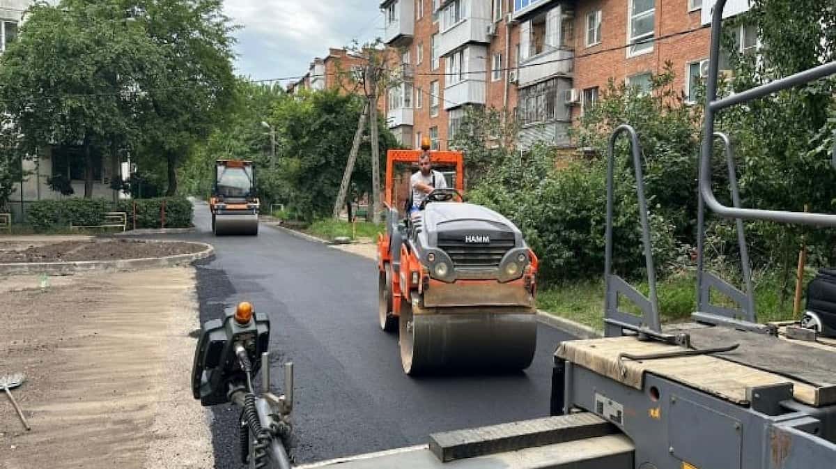 В Краснодаре отремонтировали семь дорог во дворах многоэтажек в районе КубГУ