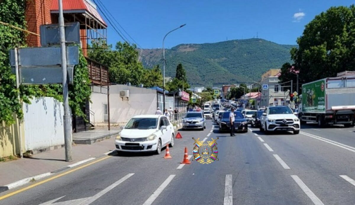 Иномарка сбила пенсионерку в Геленджике, пострадавшая в больнице