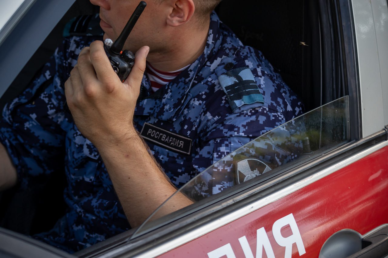 В Краснодаре рецидивист пытался украсть 8 банок икры, чтобы перепродать