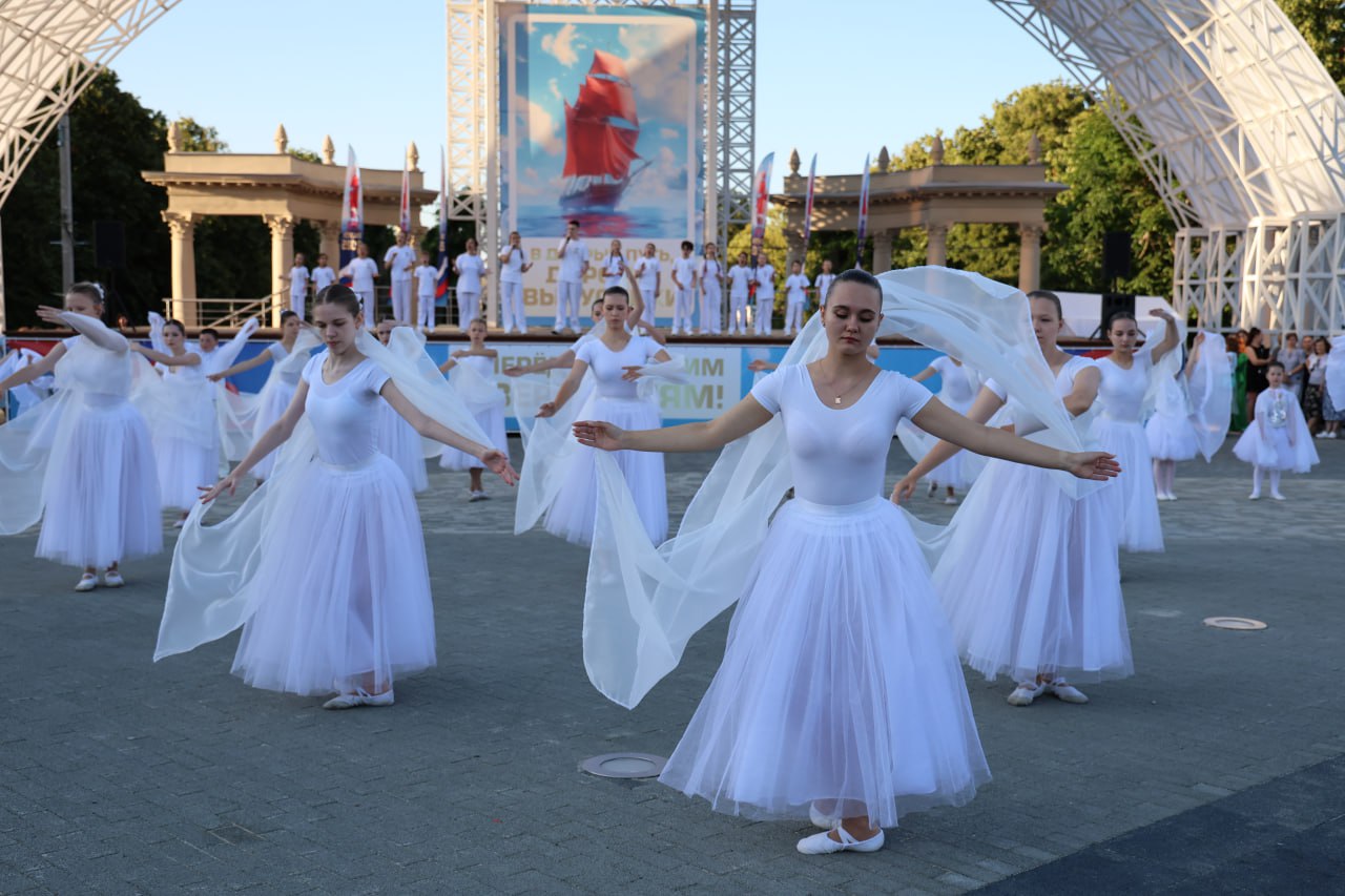 В Армавире подрядчика накажут за баннер с орфографической ошибкой к выпускному