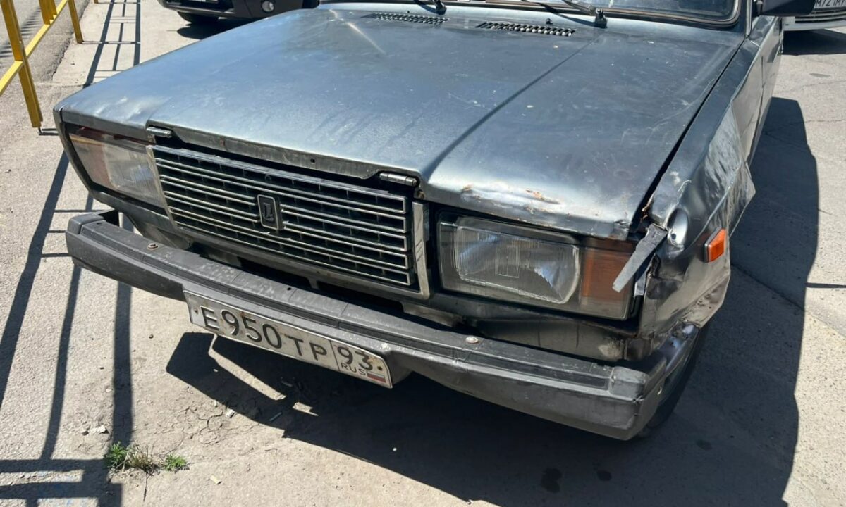 В Анапе подросток купил подержанную «семерку», устроил ДТП и уехал