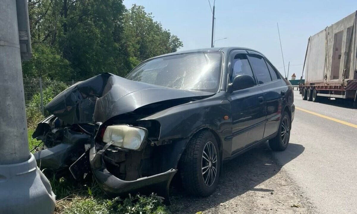 Подросток и пенсионер госпитализированы в тяжелом состоянии после ДТП на Кубани