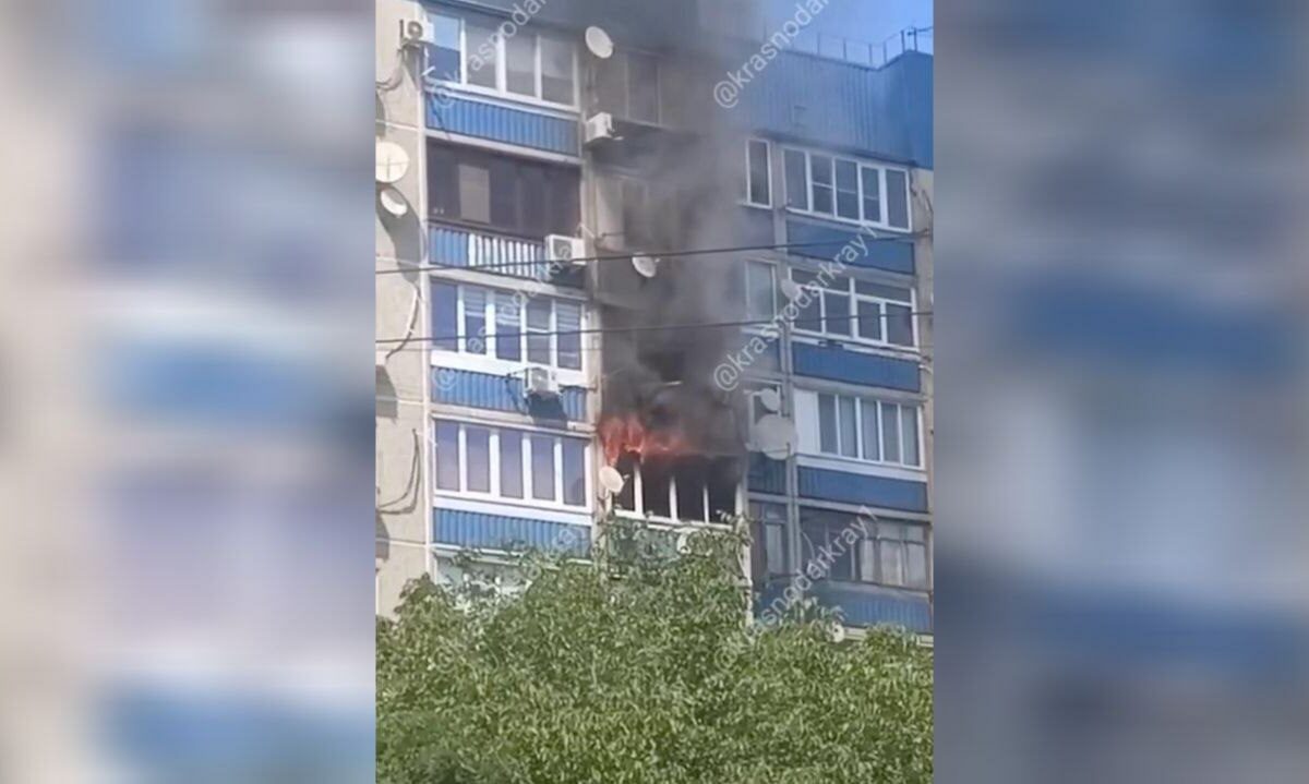 В Краснодаре 46 человек эвакуировали из многоэтажки из-за пожара на балконе