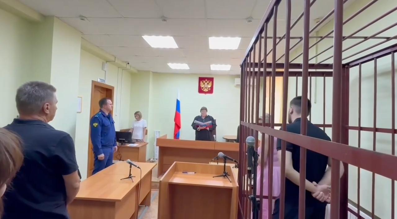 На Кубани начальника охраны осудили за контракт на системы оповещения с матерью