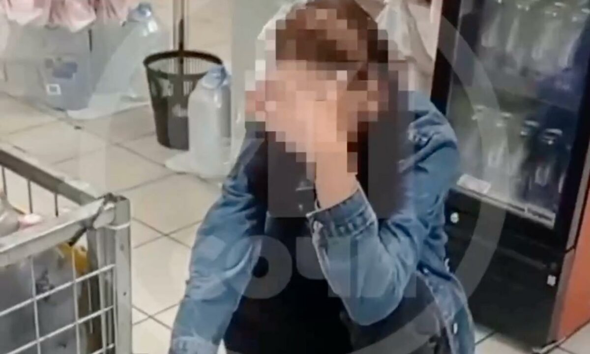 Женщина распылила перцовку при попытке украсть кофе в супермаркете в Сочи