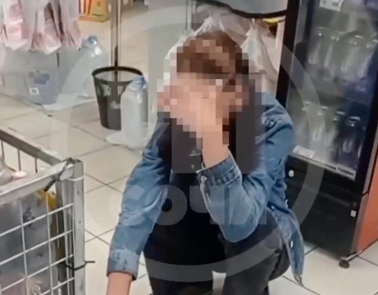 Женщина распылила перцовку при попытке украсть кофе в супермаркете в Сочи