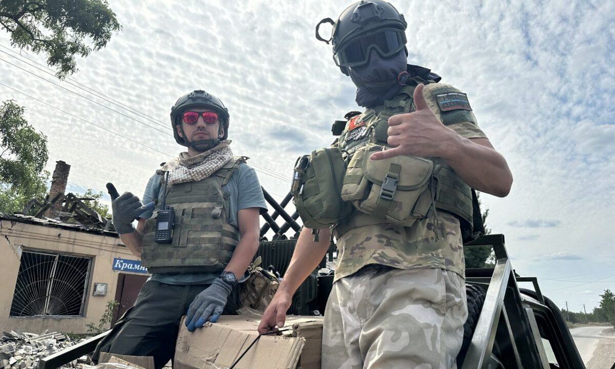 Волонтеры фонда «Добро и дело» доставили 15 тонн гумпомощи в горячие точки ДНР