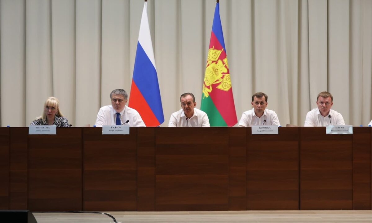 Кондратьев: важно сохранить рост экономики и поддержать аграриев