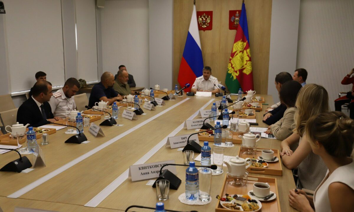 Власов: Кубань — лидер по военно-патриотическому воспитанию молодежи в стране