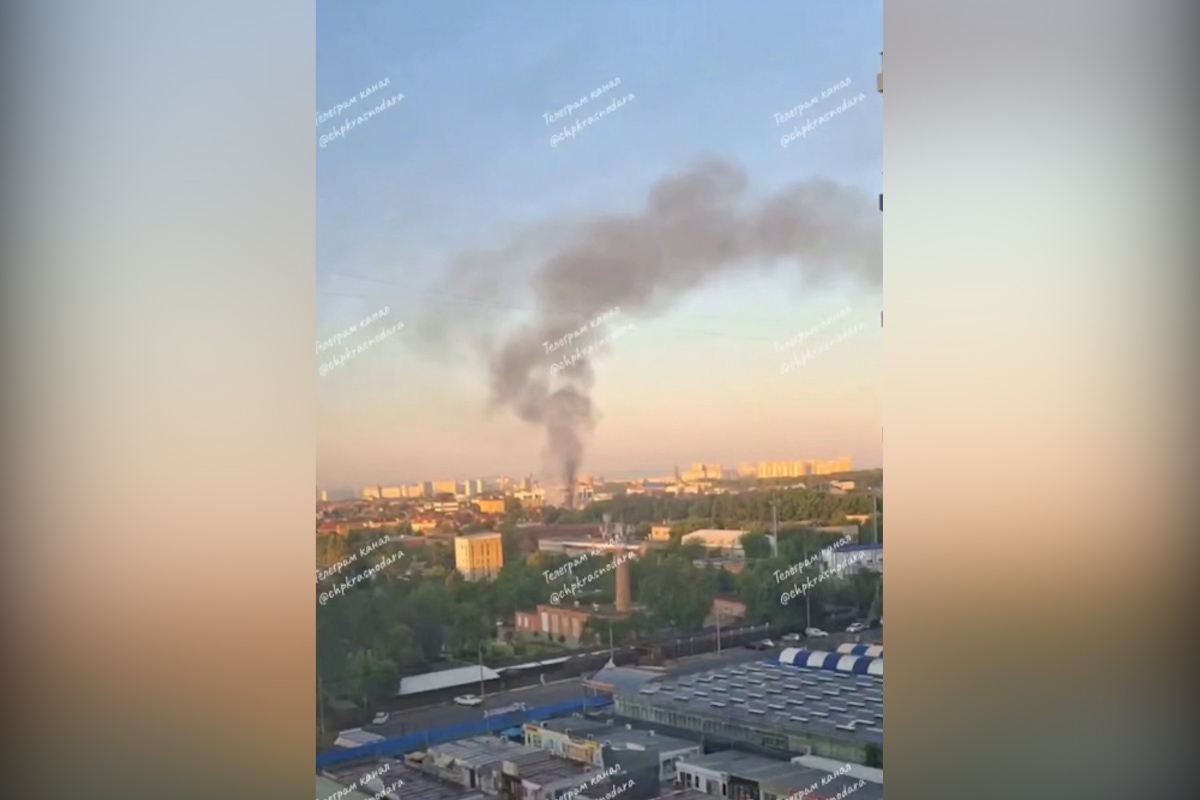 Частный дом загорелся рано утром в Фестивальном микрорайоне Краснодара