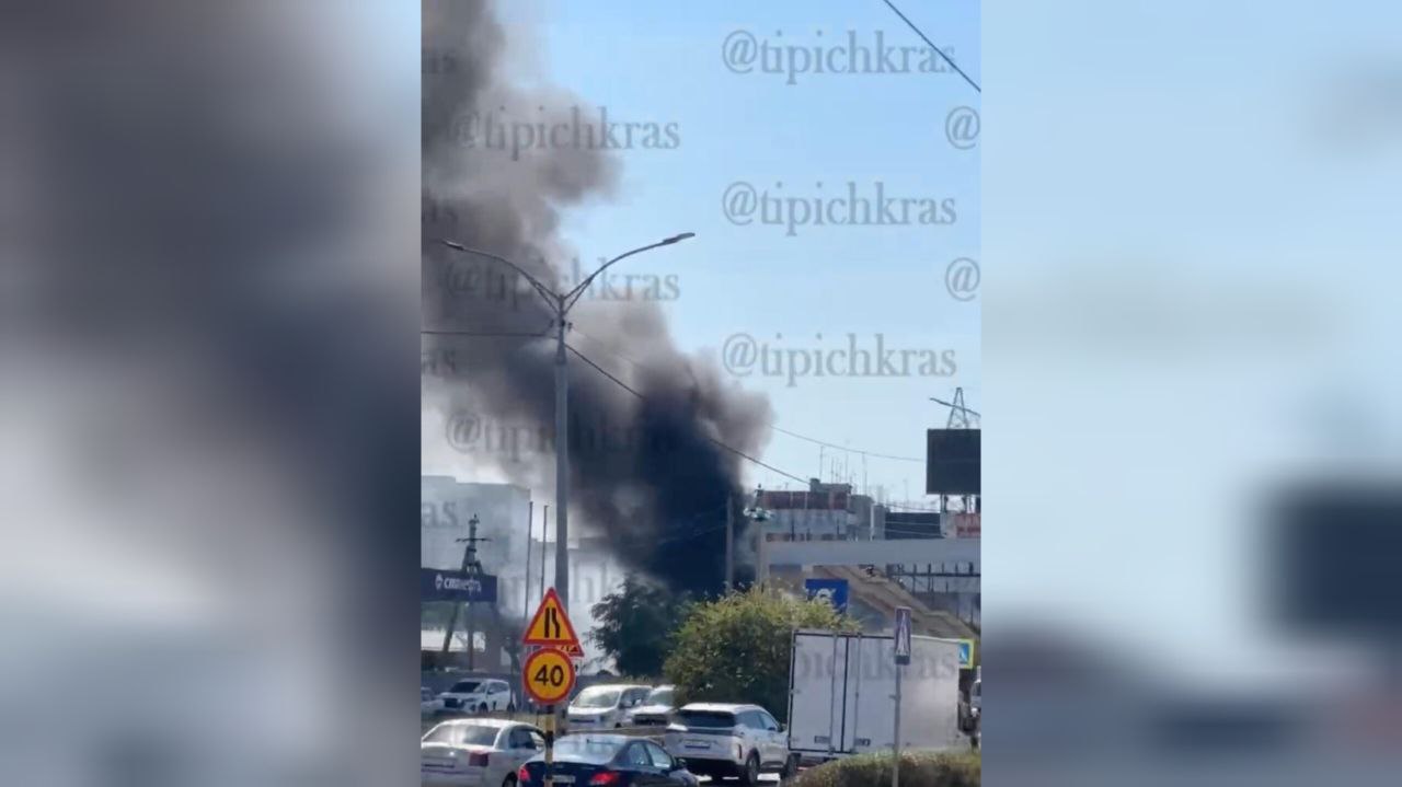 Три автобуса загорелись на стоянке на улице Уральской в Краснодаре