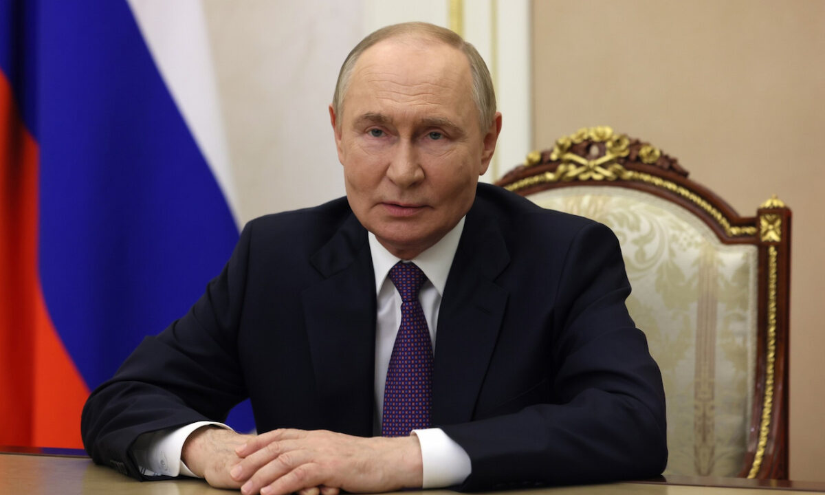 Путин поздравил железнодорожников России с профессиональным праздником