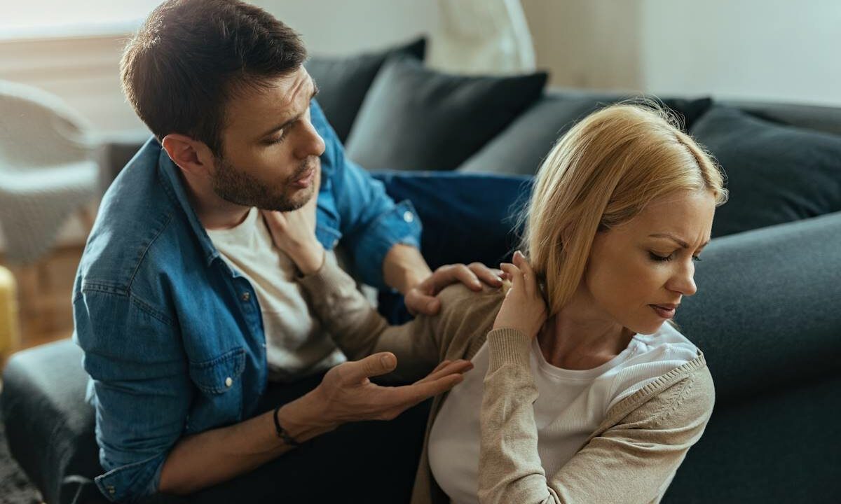 Отношения с нарциссом: как понять и выйти из разрушительной любви