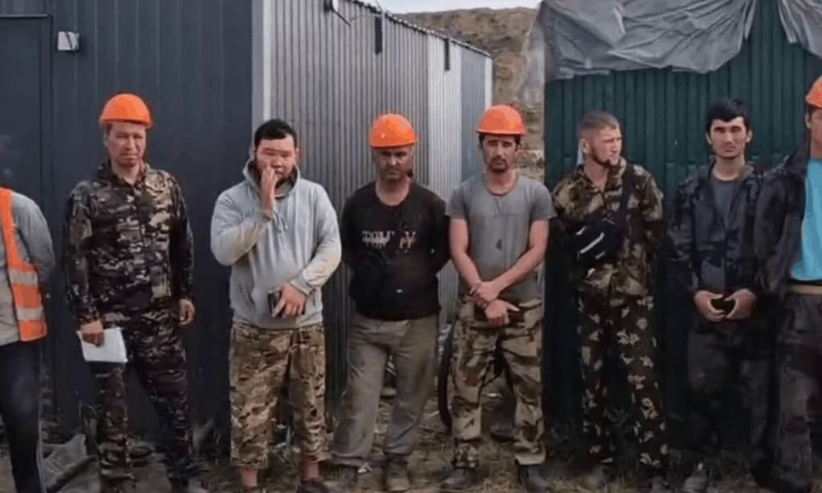 На стройке в Краснодаре обнаружили 10 нелегальных мигрантов